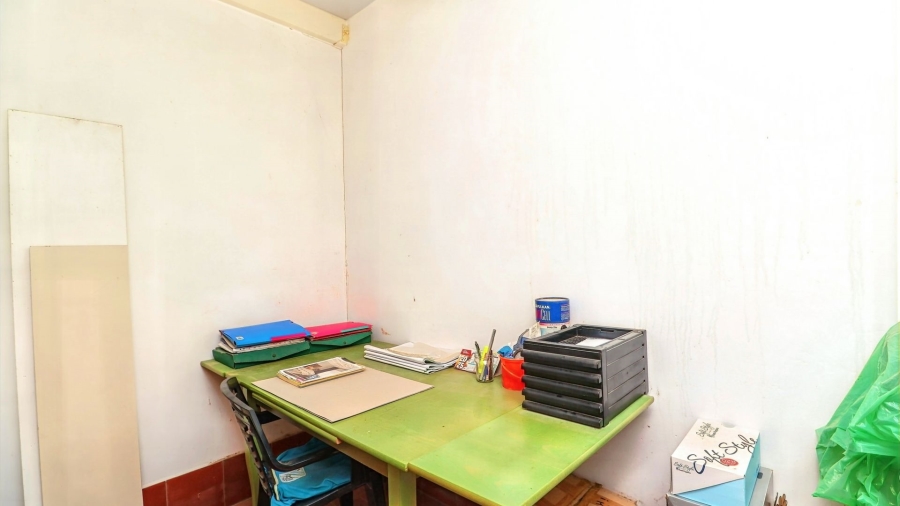 Commercial Property for Sale in Rondevlei Western Cape